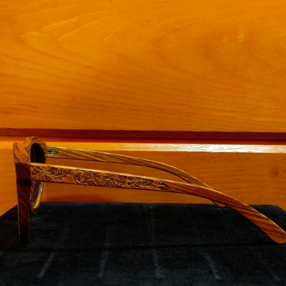 White Elepaio Sunglasses - Picture 6 of 9